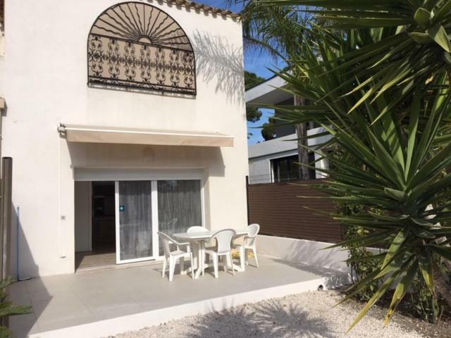 Appartements Les Pesquiers Hyeres Plage エクステリア 写真